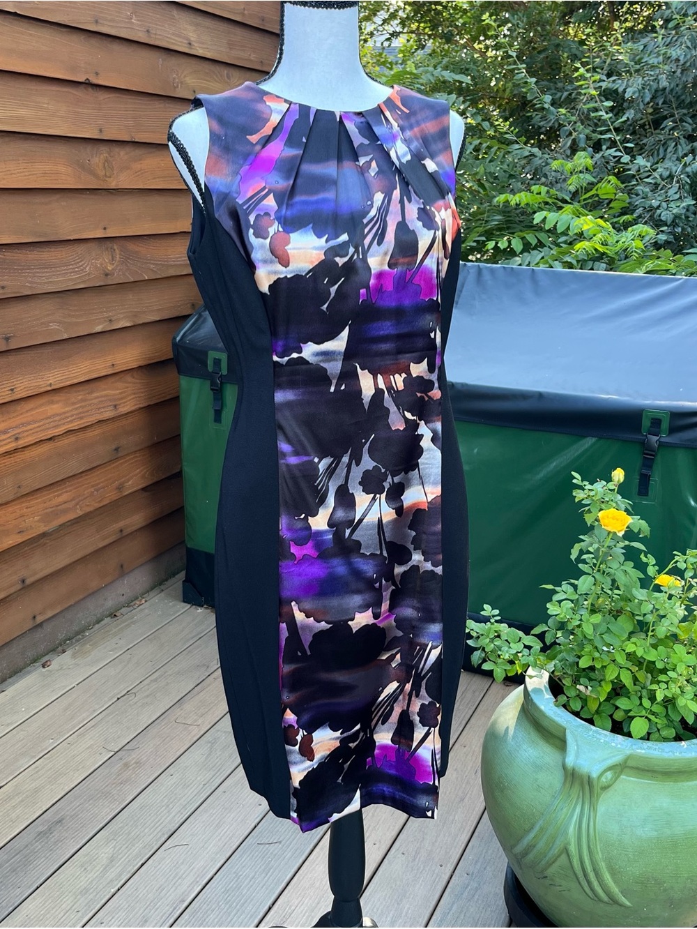 6A:  London Style Collections Petites-  Black Side Panels Purple floral center